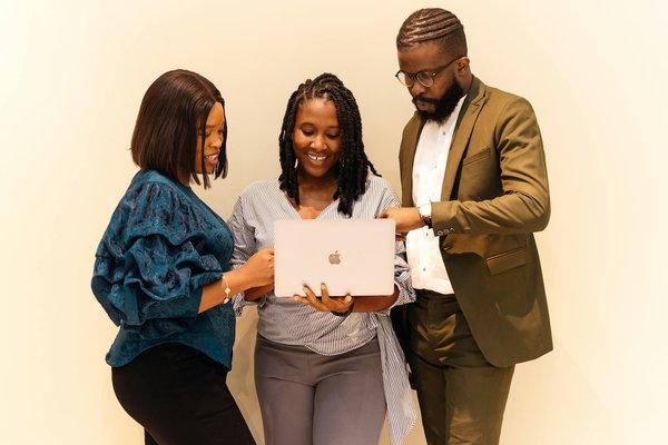 Maîtrisez l'art des envois SMS groupé efficacement