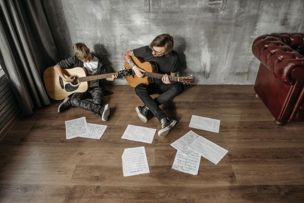 Top 5 écoles de guitare à Paris pour bien commencer